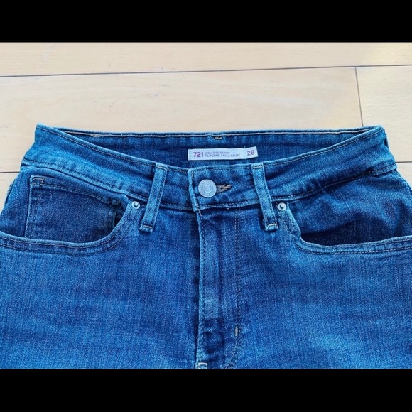 🌟✨Levi’s 721 high rise skinny Size 28.. SUPER CUTE!!! - Picture 2 of 4
